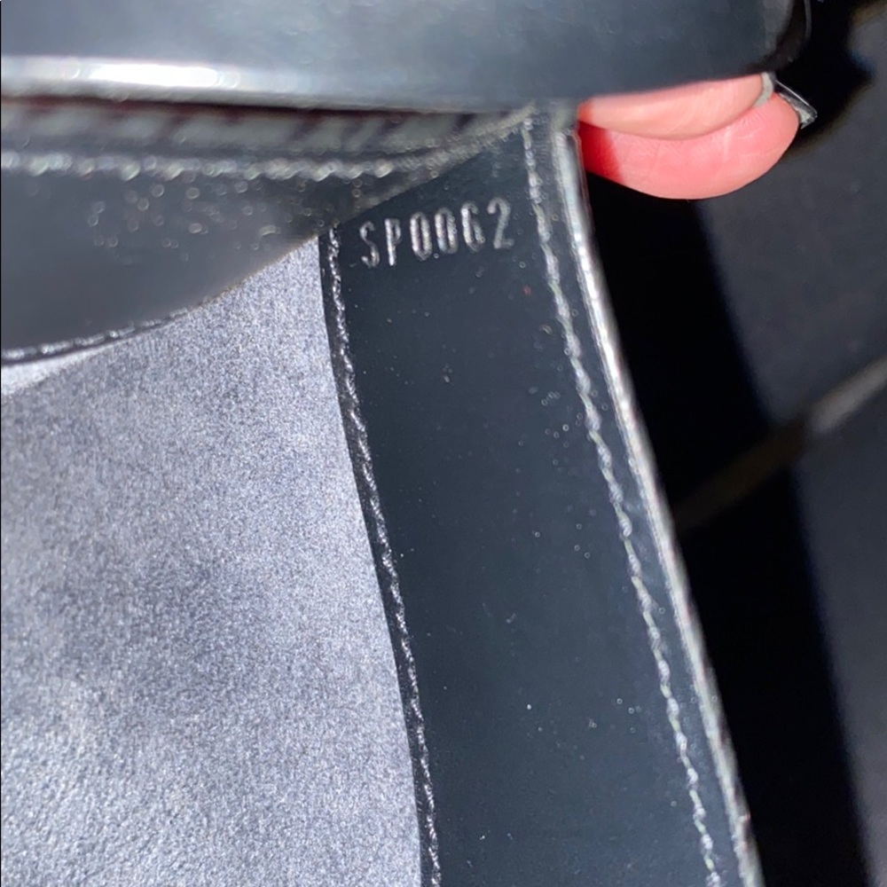Louis Vuitton Black Epi Leather Pochette - Picture 6 of 8